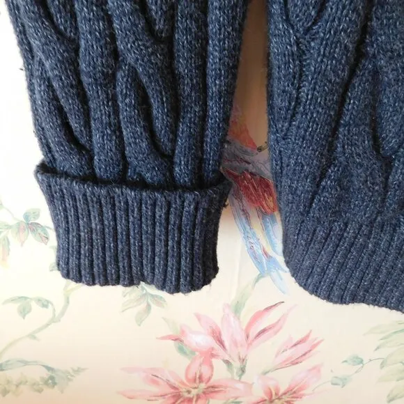 🦌  Abercrombie &amp; Fitch Chunky Cable Cardigan Sweater