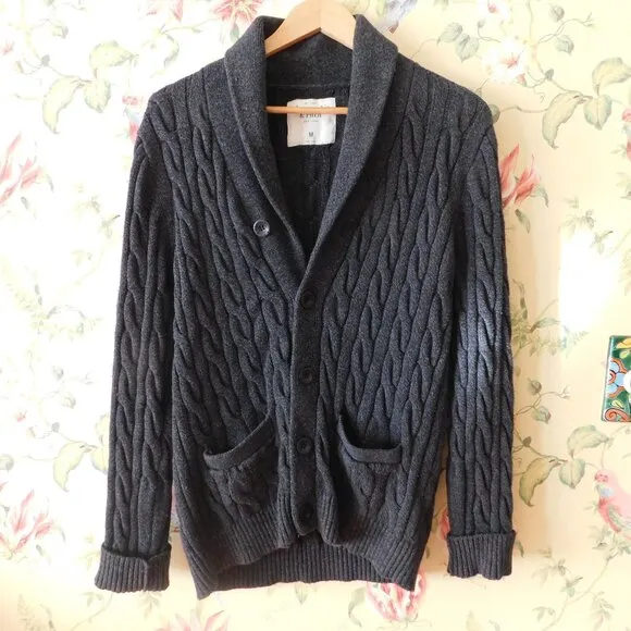🦌  Abercrombie &amp; Fitch Chunky Cable Cardigan Sweater