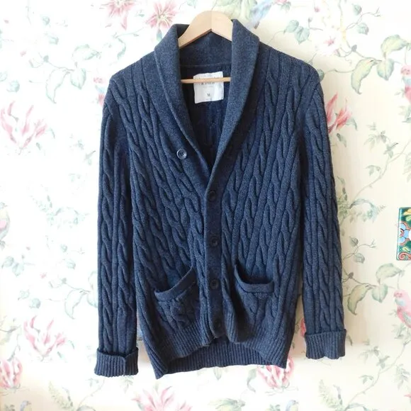 🦌  Abercrombie &amp; Fitch Chunky Cable Cardigan Sweater