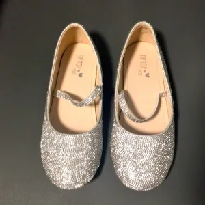 💎💎💎 Bling Bling Girls MaryJanes perfect for Communion or Wedding or Party!