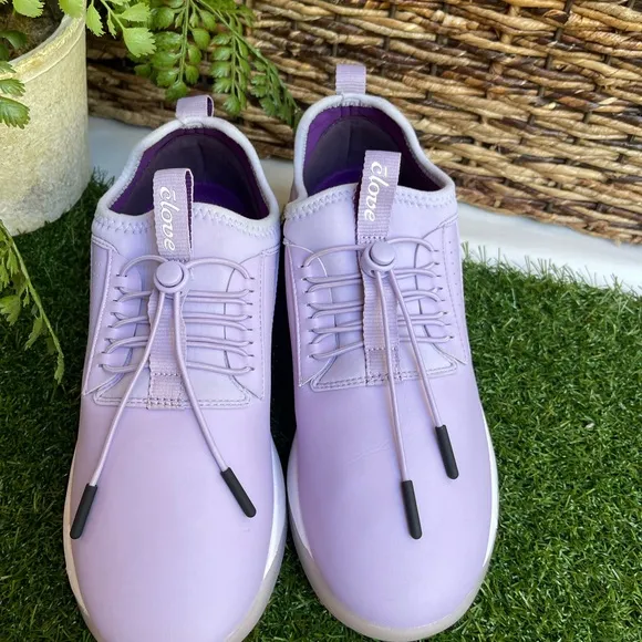 - CLOVE  LAVANDER WOMEN NURSE SHOES SIZE  8.5 BRAND  MENS NEW 7