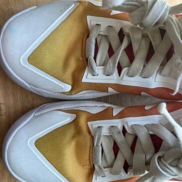 ✅ Moolah Kicks Women Triple Double Basketball Shoes 8.5 USED.