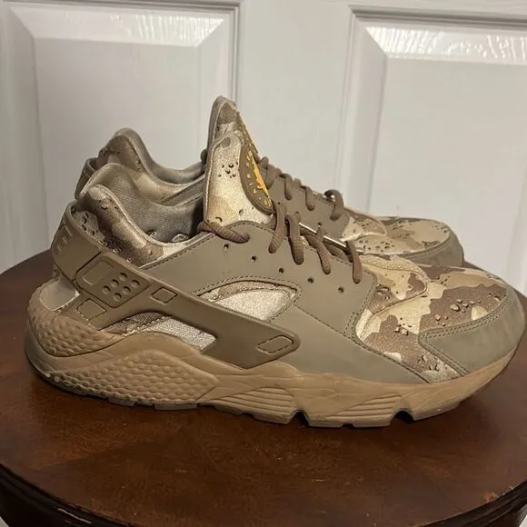 🔥🔥 NIKE AIR HUARACHE Desert CAMO Shoes - EUC - Men Sz 10.5  🔥🔥