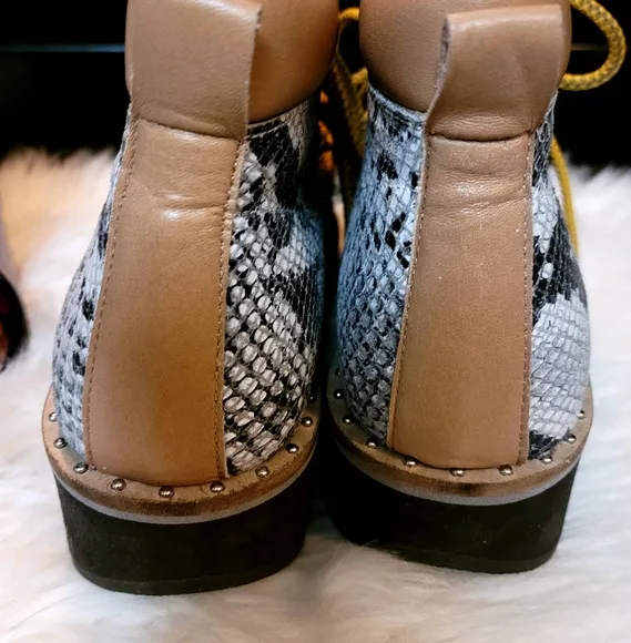 ** Only 1 Pair Left Sz 7**!! Free People Durango Ankle Boots - 7