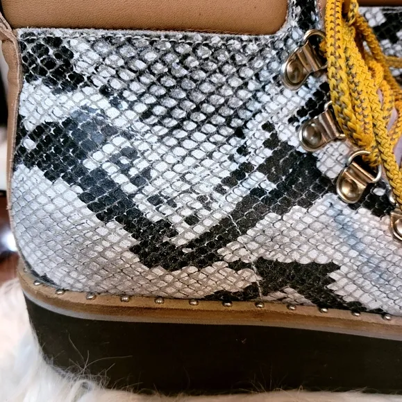 ** Only 1 Pair Left Sz 7**!! Free People Durango Ankle Boots - 7