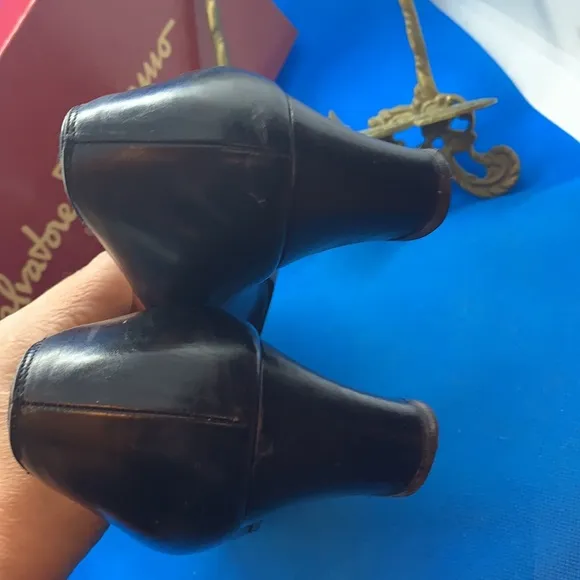 👠 Salvatore Ferragamo black bow leather Shoes heels pumps 6 1/2 C