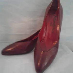 🥂 Yves Saint Laurent Burgundy Pumps 🥂