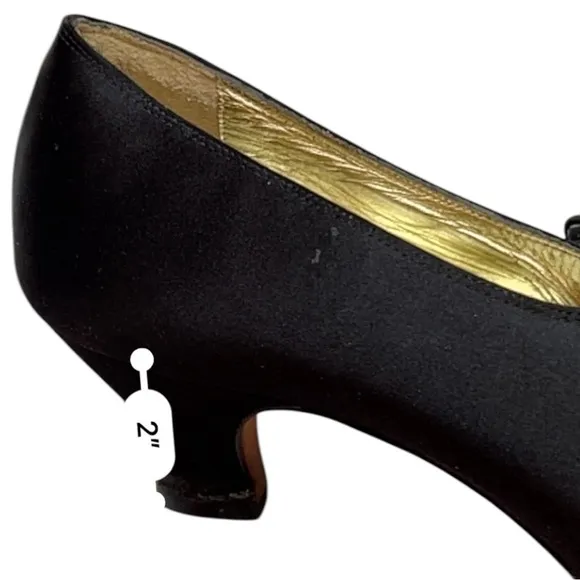 1920s flapper style vintage Perry Ellis satin pumps heels