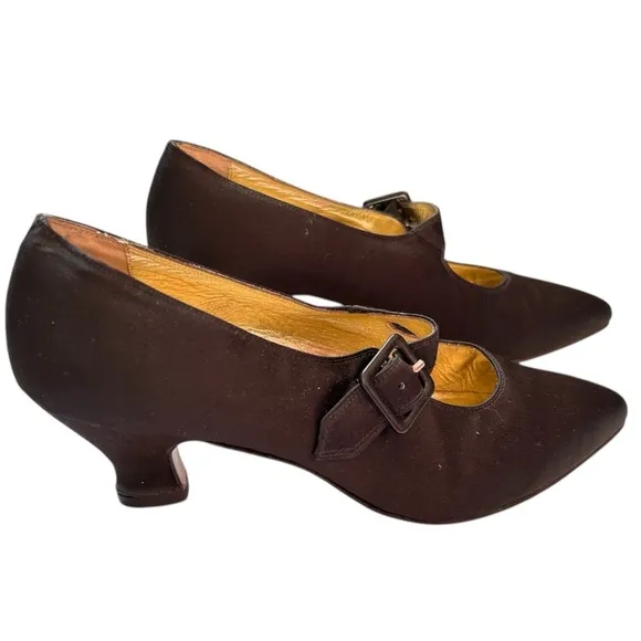 1920s flapper style vintage Perry Ellis satin pumps heels