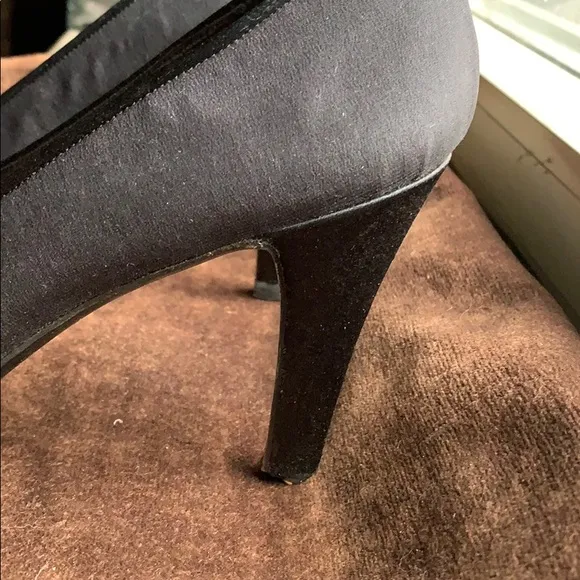 🌞1980s Vintage YSL Rhinestone &amp; Satin Pumps!