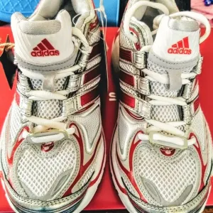 Adidas women shoes NWT athletic  Nova Size 5 9