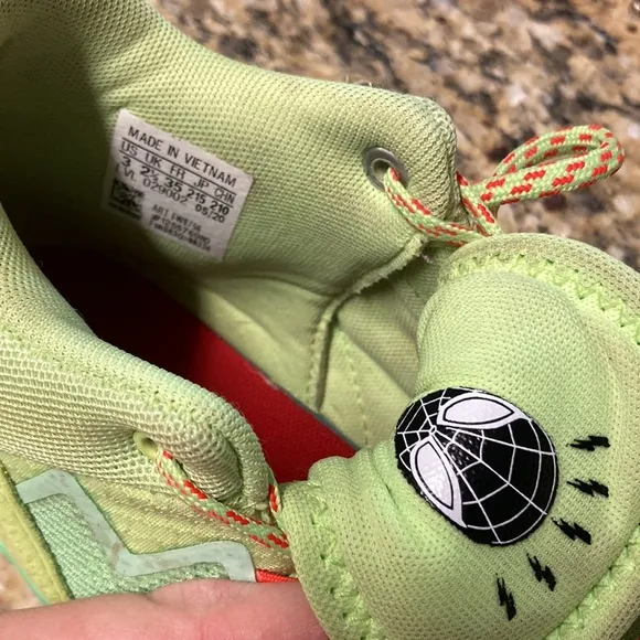 Adidas X Marvel D.O.N. Issue 2 Spidey Sense Basketball Shoes Size 3/Women 4.5