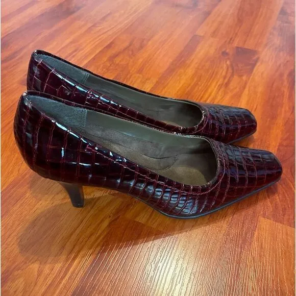 Aerosoles Crocodile Wine Red Heels Size 7.5
