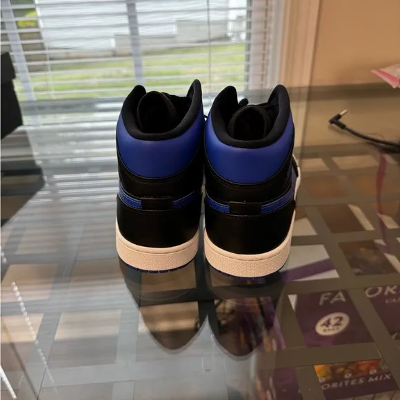 Air Jordan 1 Mid Men's Black and Blue Sneakers