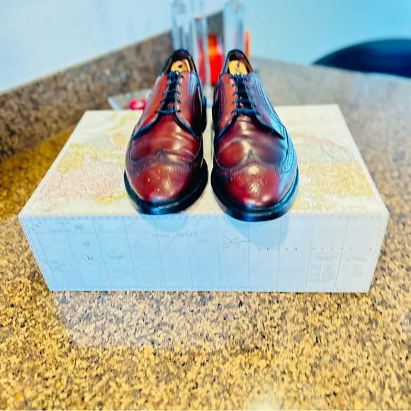 Allen Edmonds MacNeil's Brown wingtip shoes Sz: 12 C