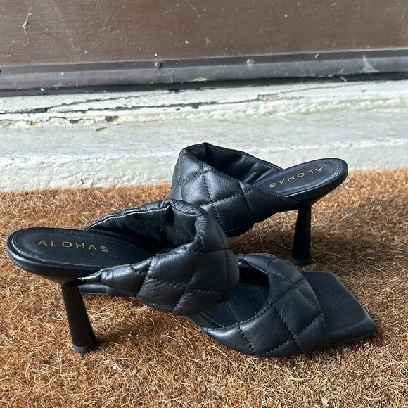 Alohas Conner Sandals Sz 38 in Excellent Pre-Owned Condition Vacation Fall Party
