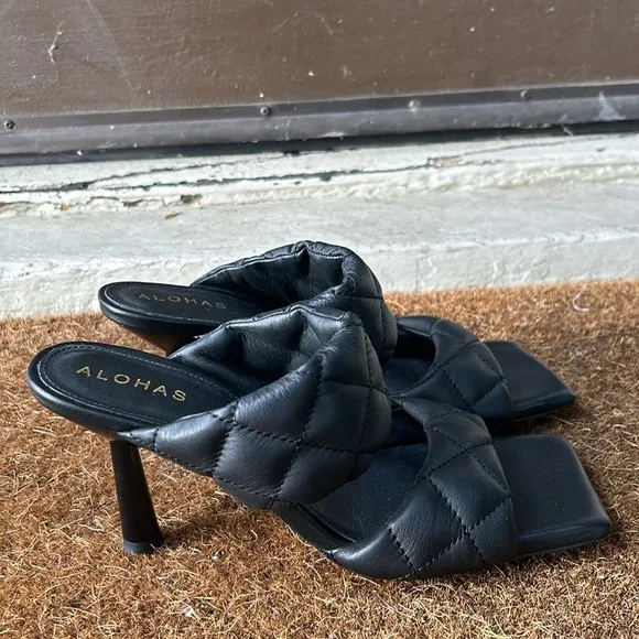 Alohas Conner Sandals Sz 38 in Excellent Pre-Owned Condition Vacation Fall Party