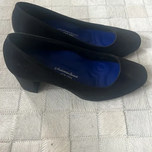 Antonio Saint New York All Day All Night Black Suede shoes in size 8.5D