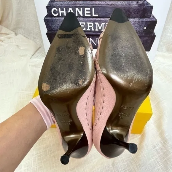 AUTHENTIC FENDI pink calfskin leather heels/ pumps &lt;VALENTINE&gt;