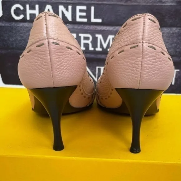 AUTHENTIC FENDI pink calfskin leather heels/ pumps &lt;VALENTINE&gt;