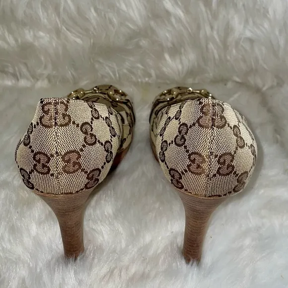 Authentic GUCCI Signature horsebit Shoes Heels Size 8.5 B / Great Condition!