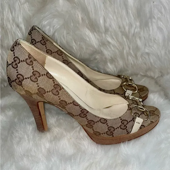 Authentic GUCCI Signature horsebit Shoes Heels Size 8.5 B / Great Condition!
