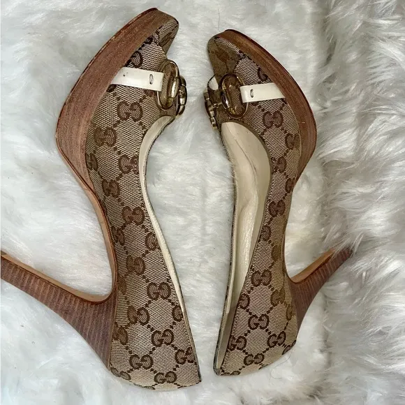 Authentic GUCCI Signature horsebit Shoes Heels Size 8.5 B / Great Condition!