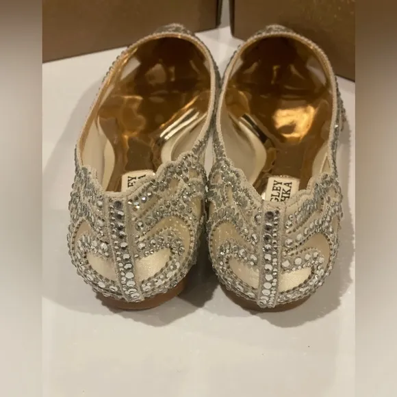 Badgley Mischka Gigi Women's Silver Embellished Flats new, unworn