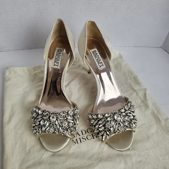 Badgley Mischka Hansen Ivory Embellished Satin d' Orsay Evening Pumps Size 7