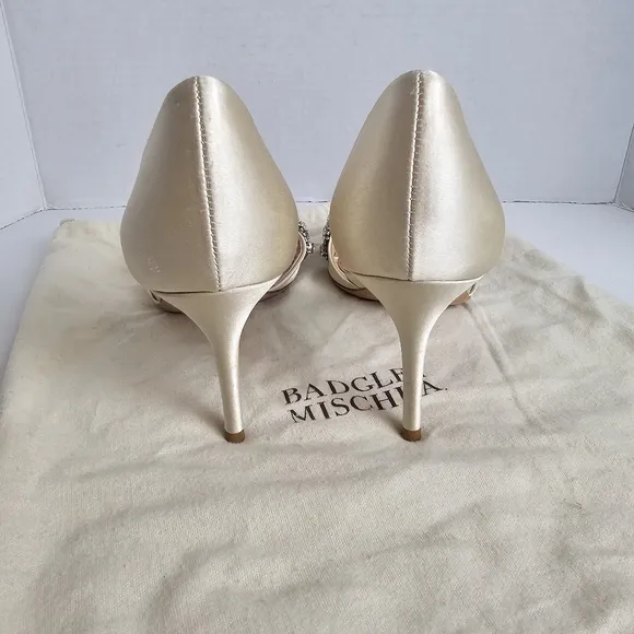 Badgley Mischka Hansen Ivory Embellished Satin d' Orsay Evening Pumps Size 7