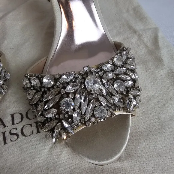Badgley Mischka Hansen Ivory Embellished Satin d' Orsay Evening Pumps Size 7