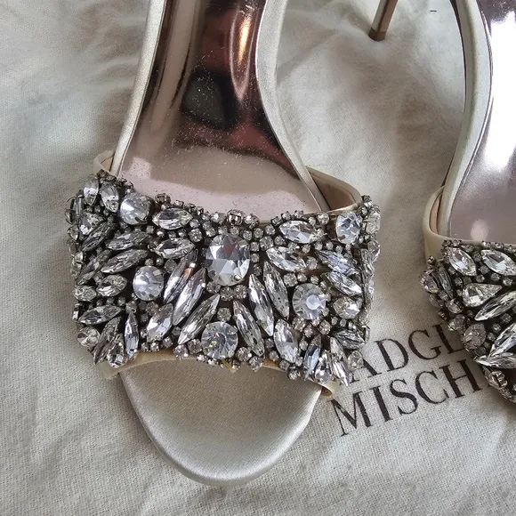 Badgley Mischka Hansen Ivory Embellished Satin d' Orsay Evening Pumps Size 7