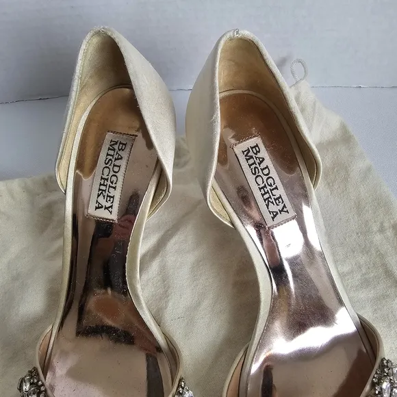 Badgley Mischka Hansen Ivory Embellished Satin d' Orsay Evening Pumps Size 7