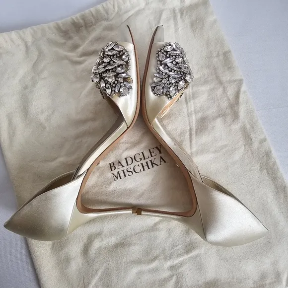 Badgley Mischka Hansen Ivory Embellished Satin d' Orsay Evening Pumps Size 7