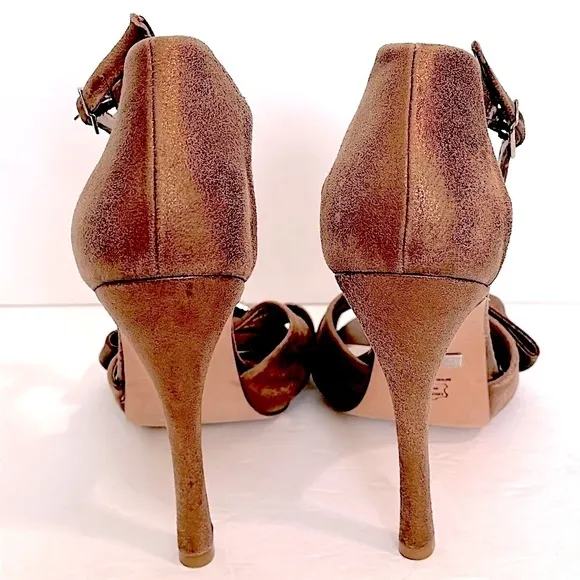 Badgley Mischka heels, metallic bronze size 8