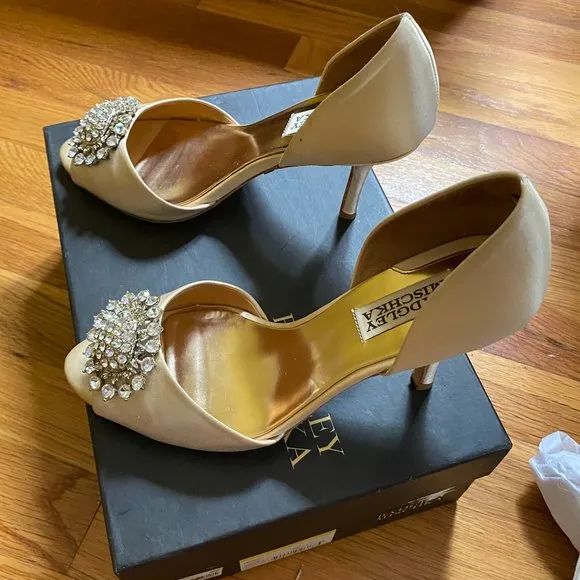 BADGLEY MISCHKA Lacie D Orsay Pumps Crystal Embellishments Wedding Shoes…