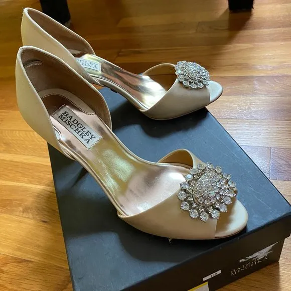 BADGLEY MISCHKA Lacie D Orsay Pumps Crystal Embellishments Wedding Shoes…
