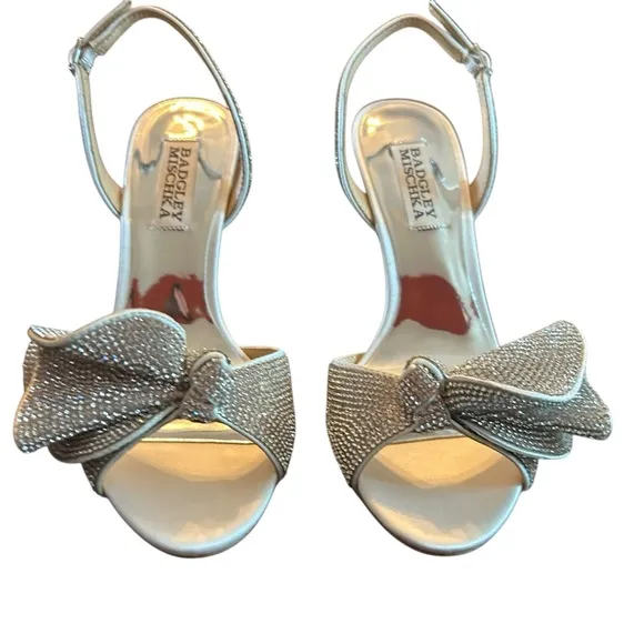 Badgley Mischka Remi Rhinestone Bow  Statement Evening Sandals NEW Size 5