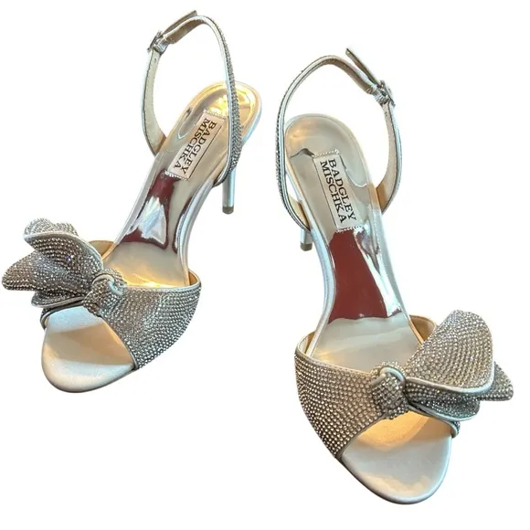 Badgley Mischka Remi Rhinestone Bow  Statement Evening Sandals NEW Size 5