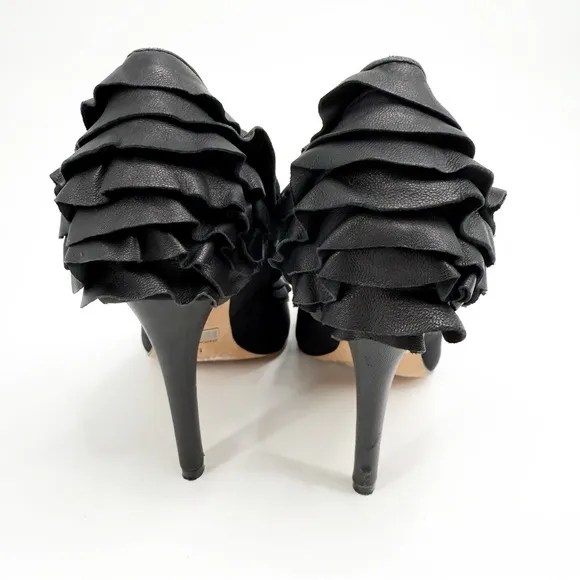 Badgley Mischka Tai Black Leather Ruffle Pumps Size 6