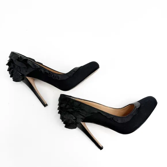 Badgley Mischka Tai Black Leather Ruffle Pumps Size 6