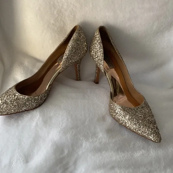 Badgley Mischka Women's Daisy Gold Glitter Heels. Size 9.