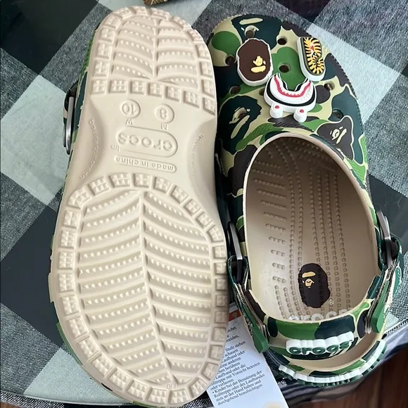 Bape x crocs clog shoes sandals A Bathing Ape camo Men’s 8 Women’s 10 NWT auth