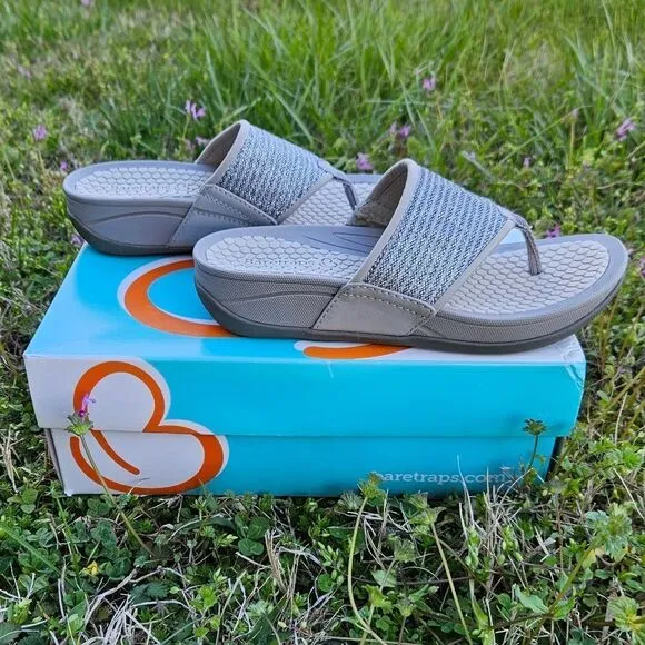 BareTraps Silver Sequins Open Toe Sandals Size 6.5