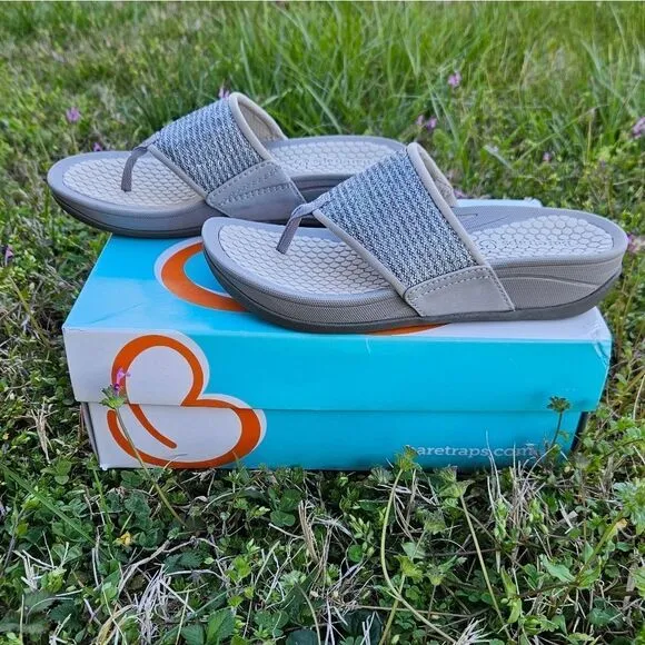 BareTraps Silver Sequins Open Toe Sandals Size 6.5