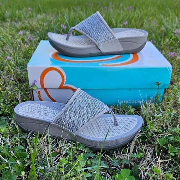 BareTraps Silver Sequins Open Toe Sandals Size 6.5
