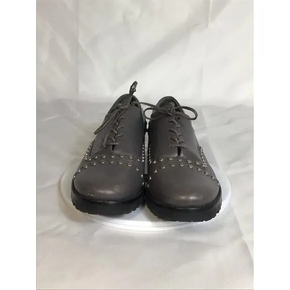 Bernardo OWEN Women Shoes Sz. 8 Gray NWOT Glove Leather Silver Studs Lug Oxford