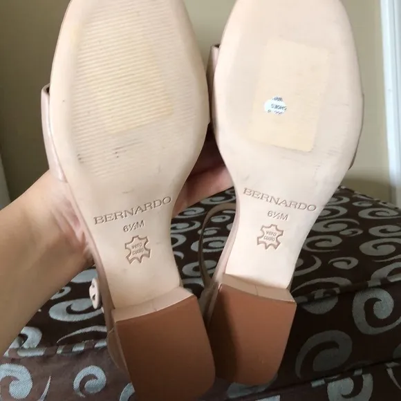 Bernardo sandals size 6.5 (runs bigger)