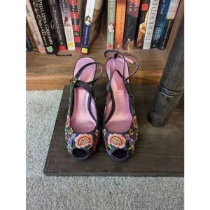 Betsey Johnson Floral Embroidered Leather Black Pink Heels Shoes 9M