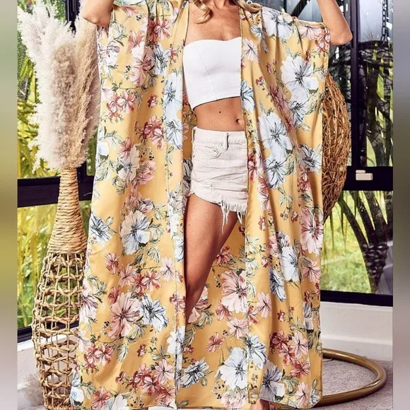 BiBi Oversized Floral Slit Kimono Lightweight Short Sleeve Longline Cardigan